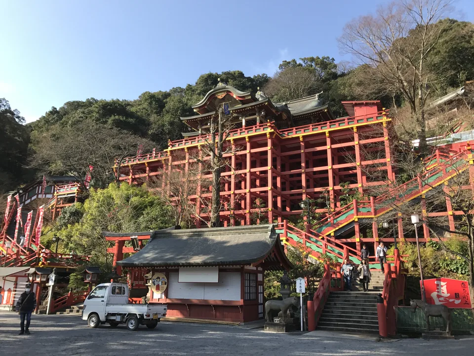 2016年撮影の祐徳稲荷神社の本殿と階段